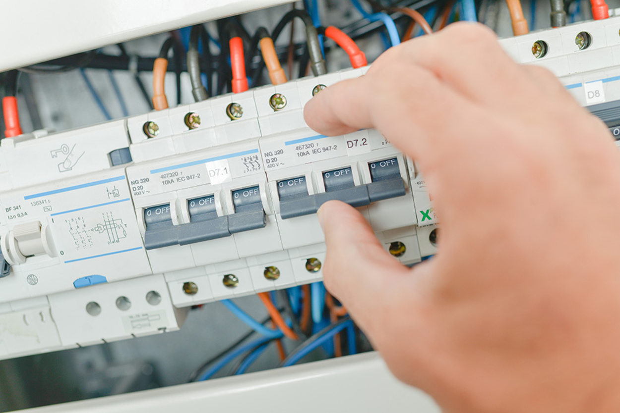 Schalt&shy;schrank&shy;bau bei Muster Elektro in Musterstadt